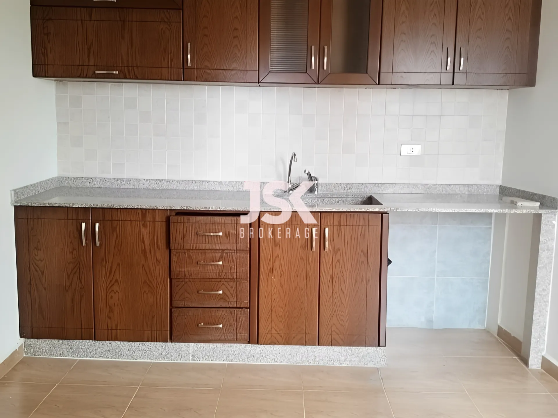 Apartment for Sale in Halat
