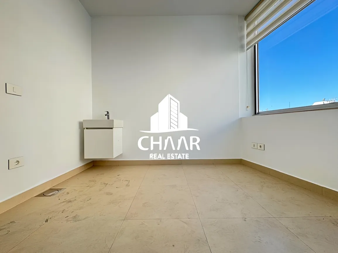 Office for sale in Clemenceau, Bayrut, Lebanon