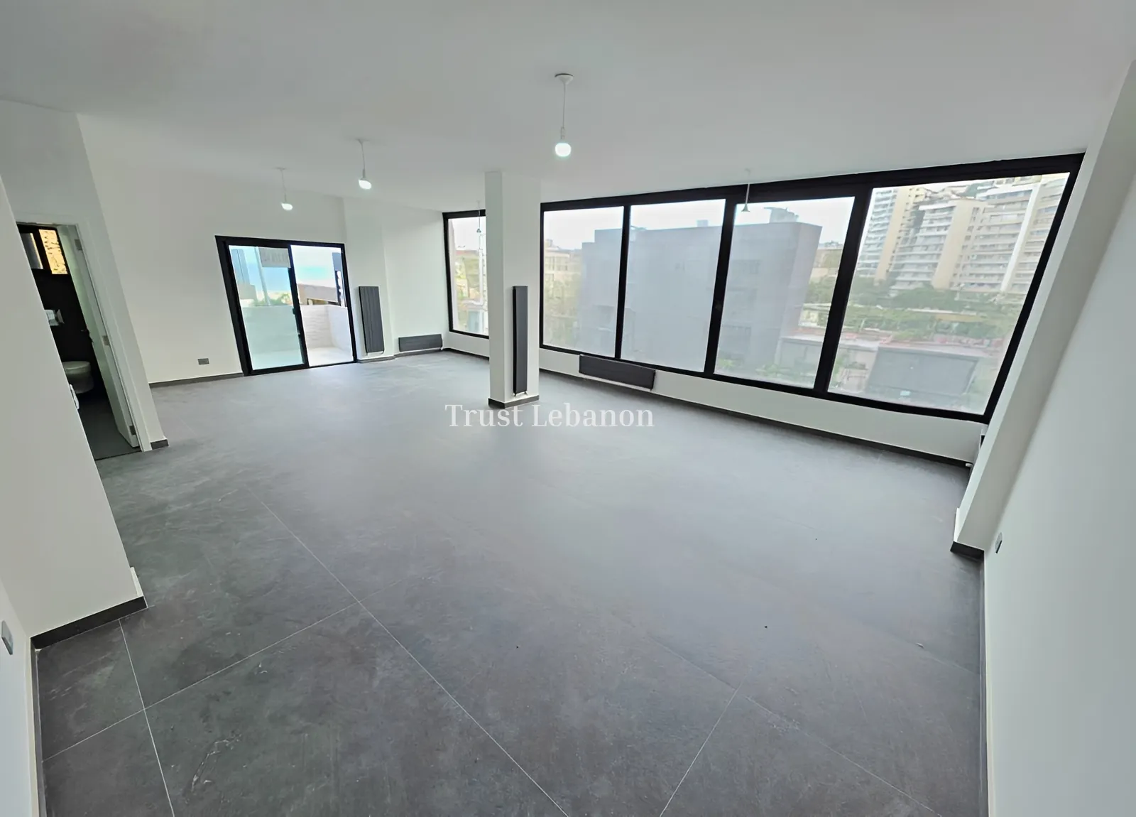 Office for rent in Antelias, Lebanon