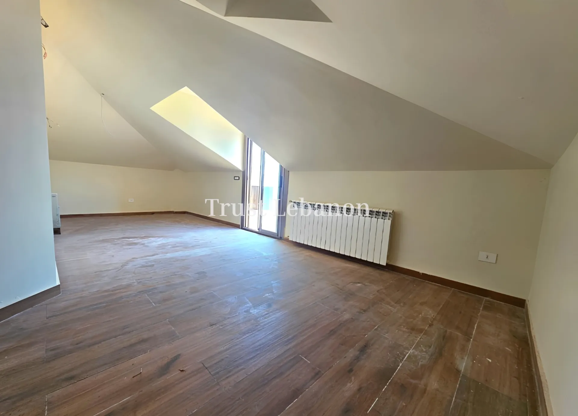 Duplex for rent in Dbayeh, Lebanon
