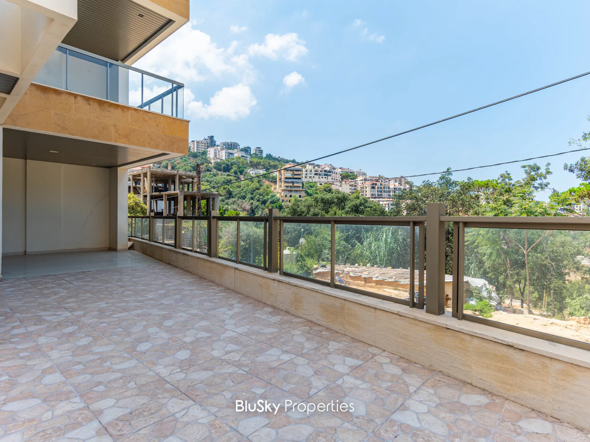 Apartment for sale in Qornet el hamra, lebanon - 3 bed, 3.0 bath