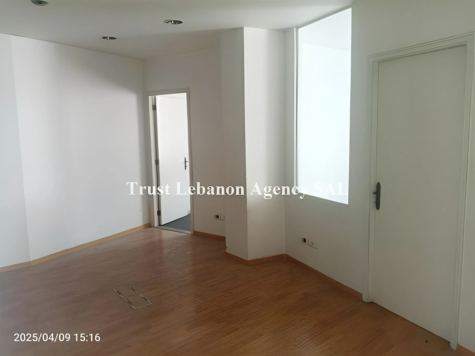Office for rent in Beirut, Mina El Hosn