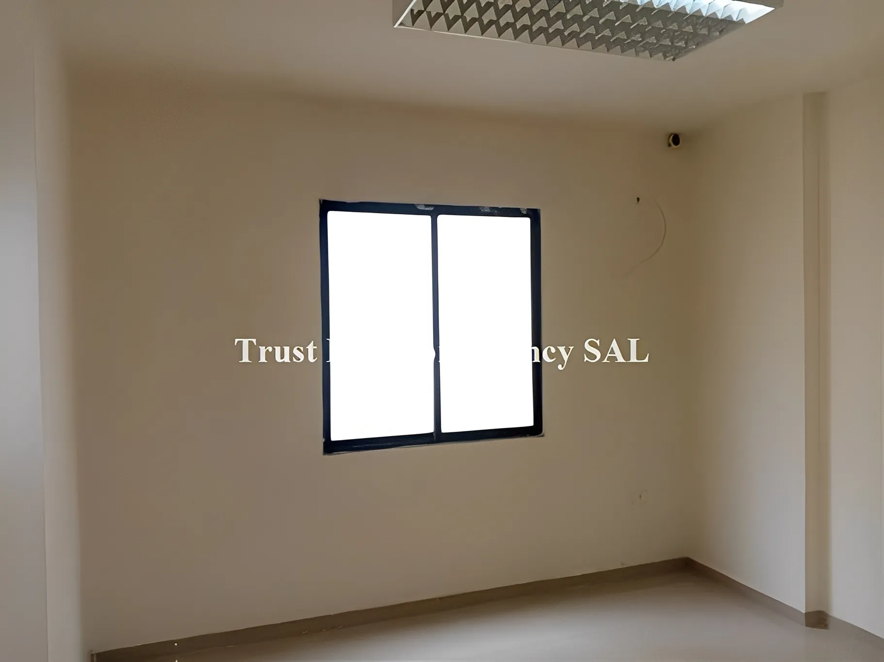 Office for sale in Metn, Mtayleb