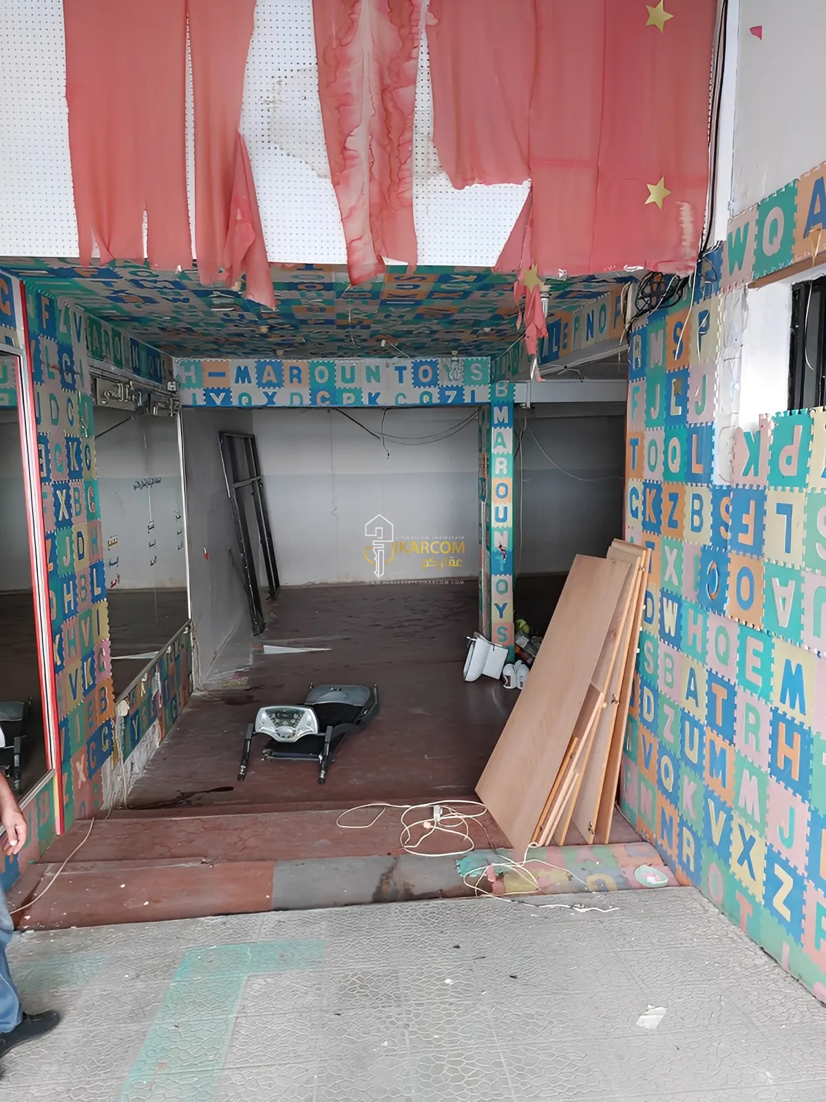 Warehouse for sale in Dekweneh