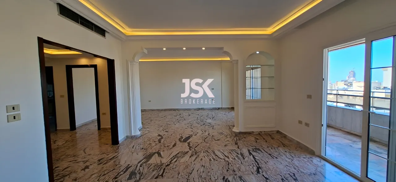 Apartment for Sale in Tallet El Khayyat - 3 bed