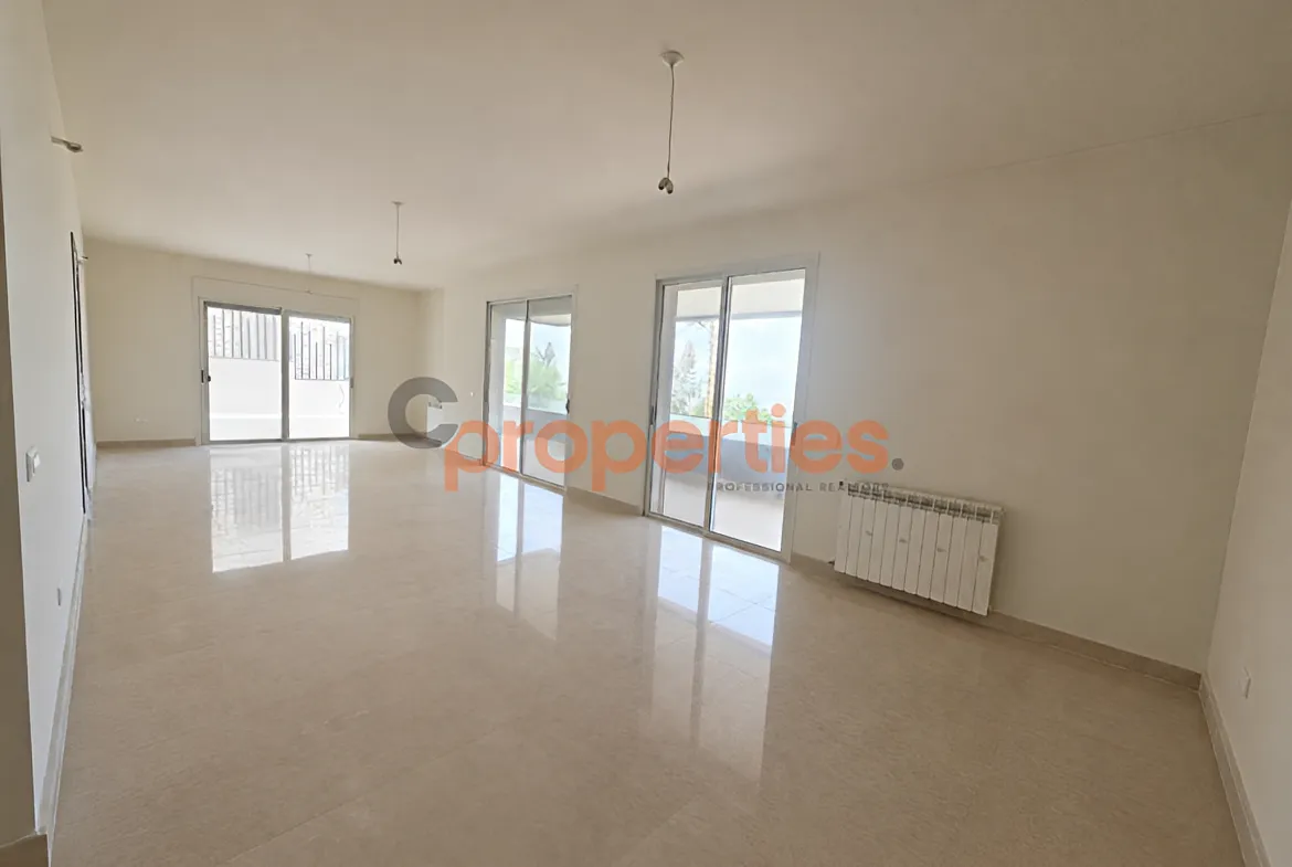 Apartment for sale in Qornet El Hamra, Lebanon - 3 bed, 5 bath
