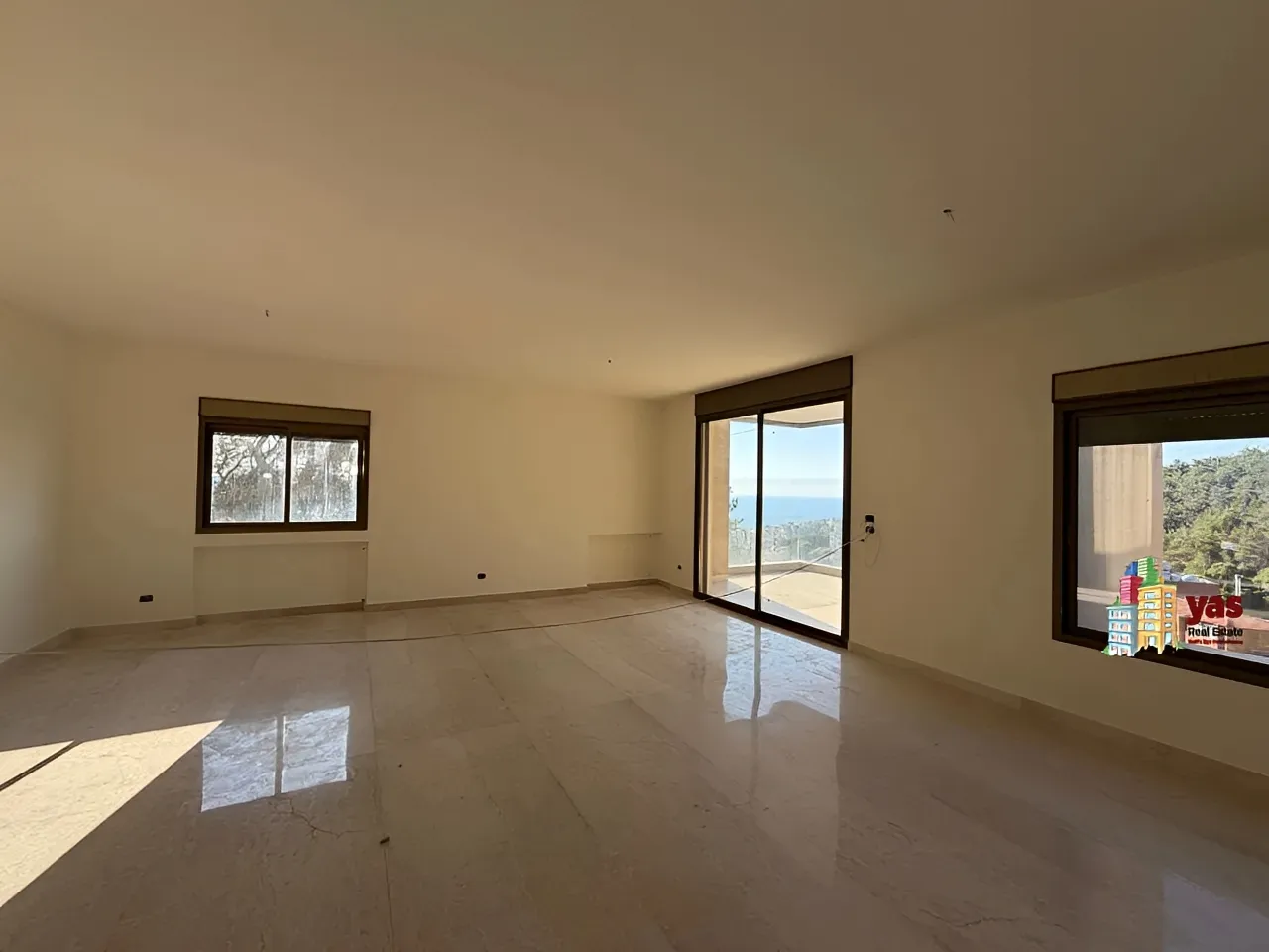 Apartment for Sale in Ballouneh