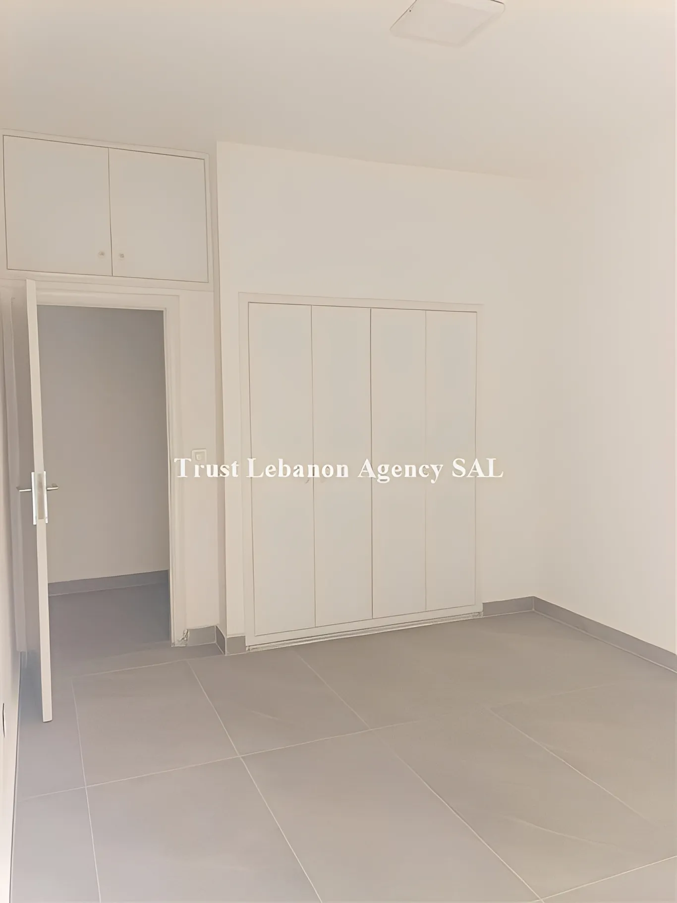 Office for rent in Achrafieh