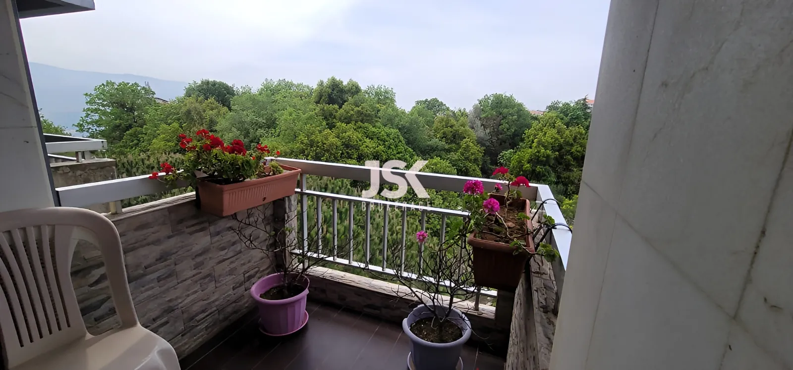 Apartment for Sale in Ajaltoun
