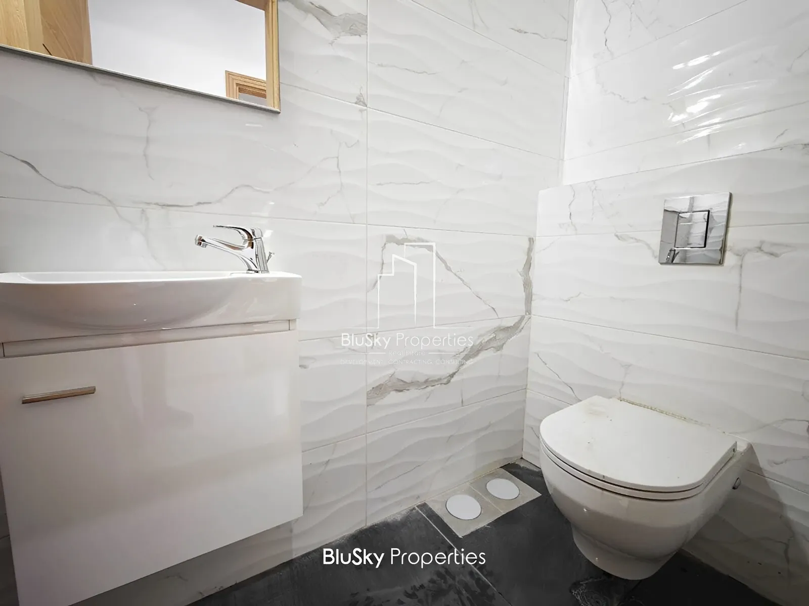 Apartment for Sale in Jouret El Ballout