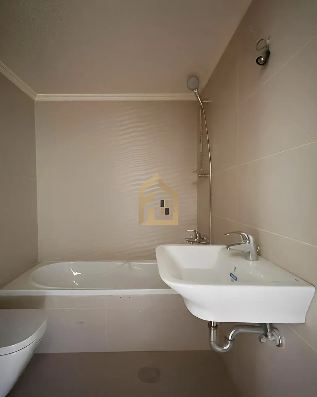 Apartment for sale in Serail, Bayrut, Lebanon - 3 bed, 5 bath