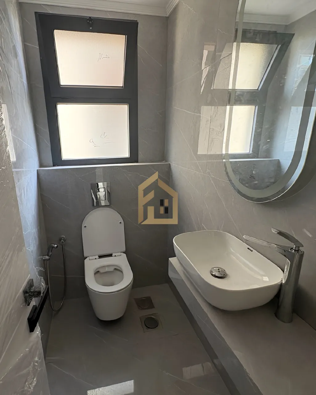 Apartment for rent in Jnah, Lebanon - 4 bed, 5 bath