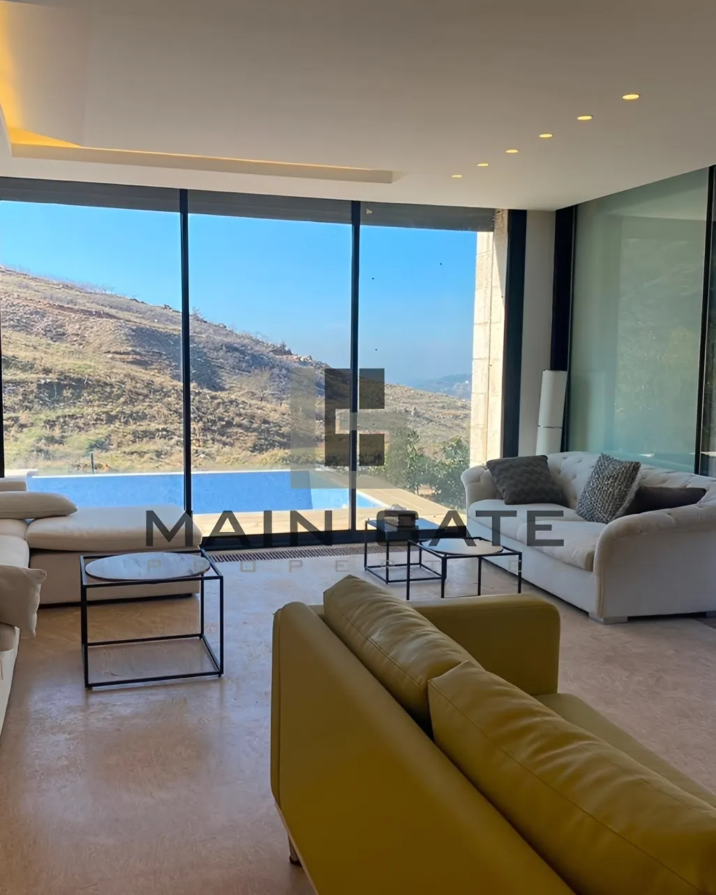 Villa for sale in Zaarour