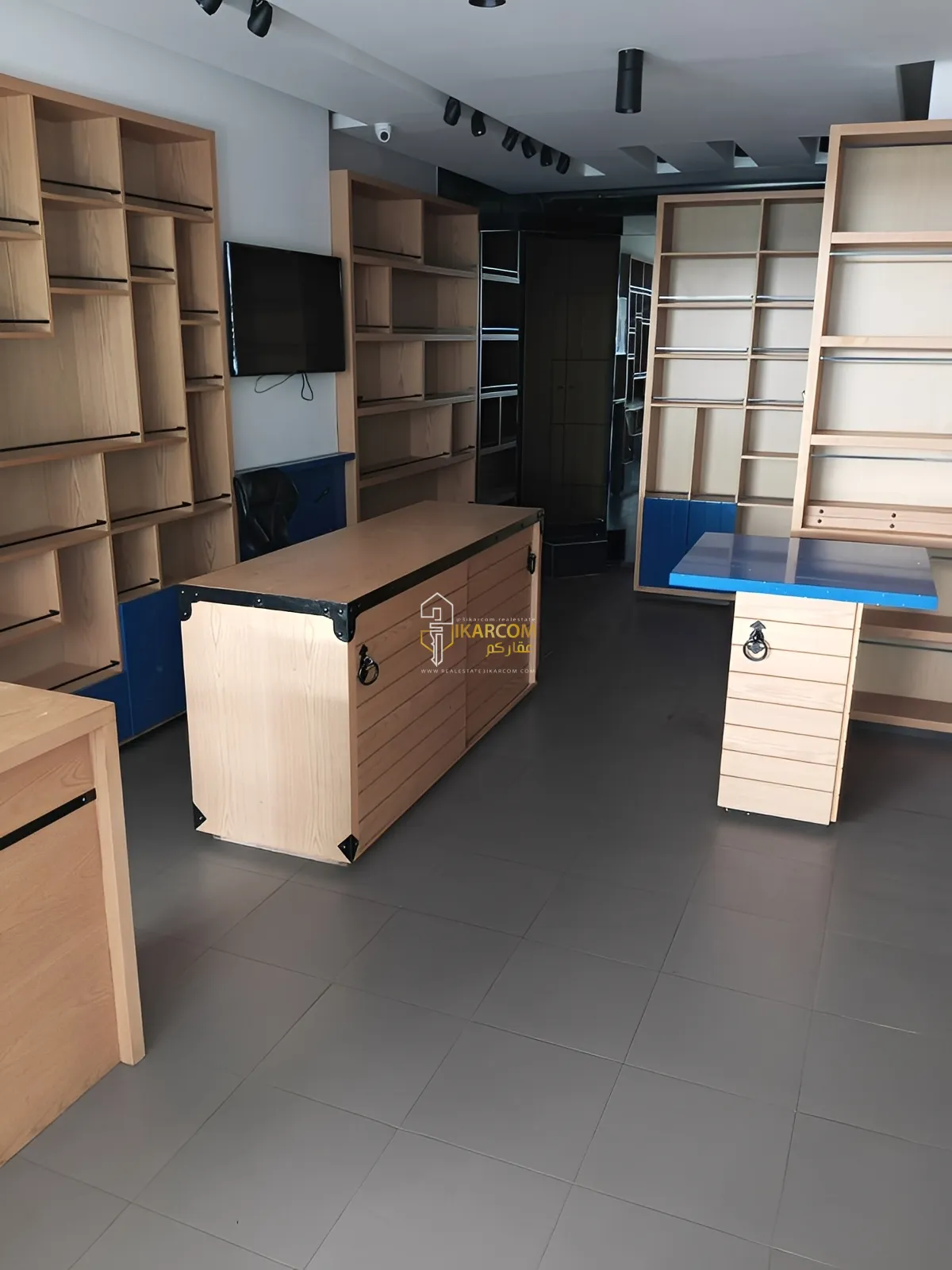 Shop For Rent in Achrafieh