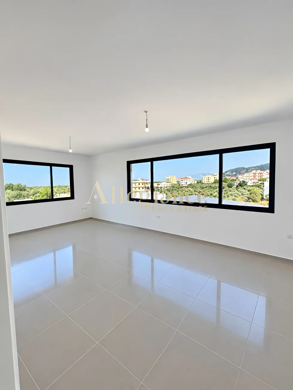 Commercial for rent in Koura