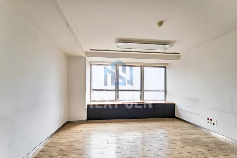 Office for Rent in Achrafieh
