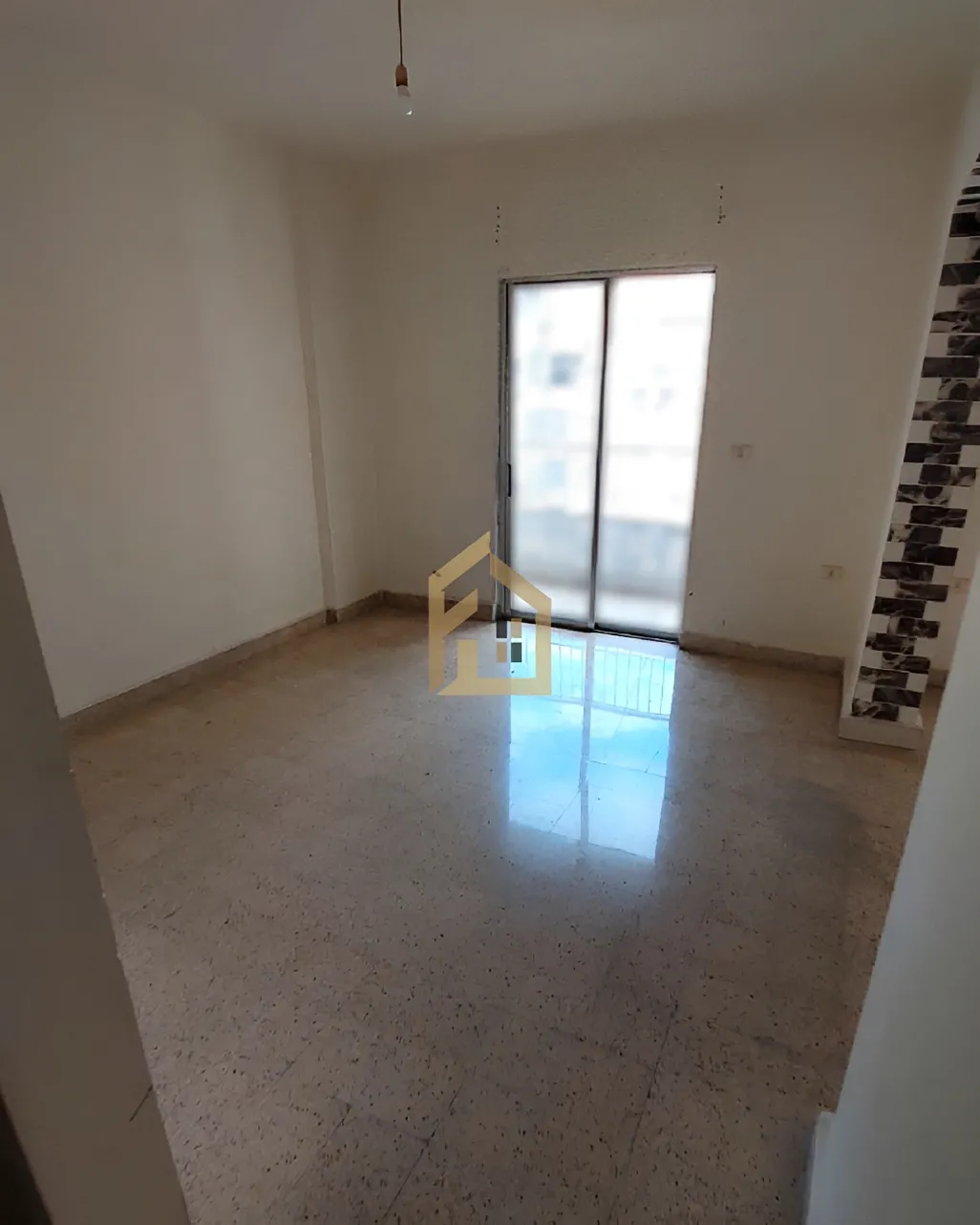 Apartment for rent in Mazraa, Bayrut, Lebanon - 2 bed, 2 bath