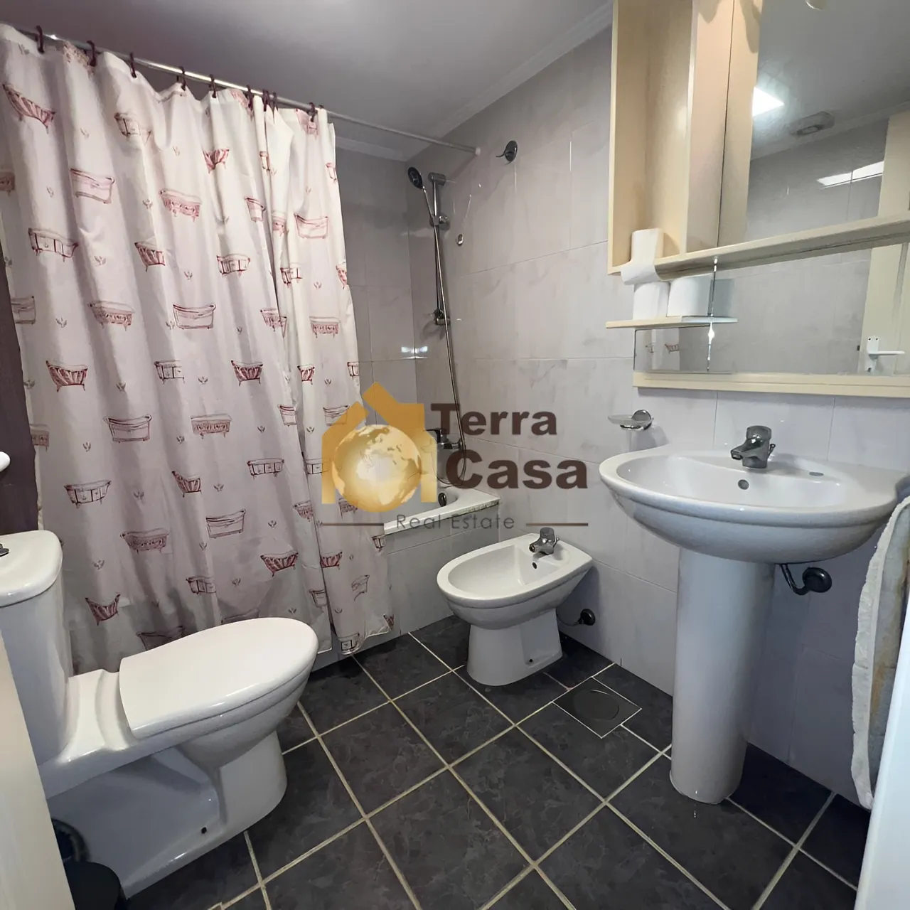 Apartment for sale in Haret Sakher