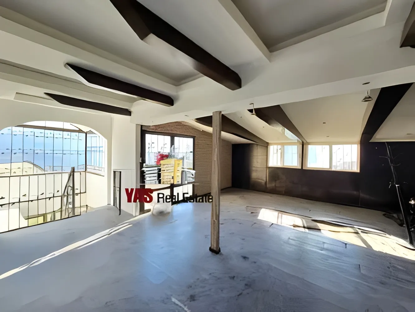 Apartment for Sale in Ballouneh - 5 bed, 5 bath