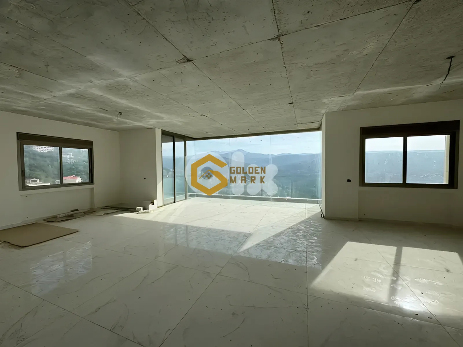 Apartment for Sale in Broummana - 5 bed, 4 bath