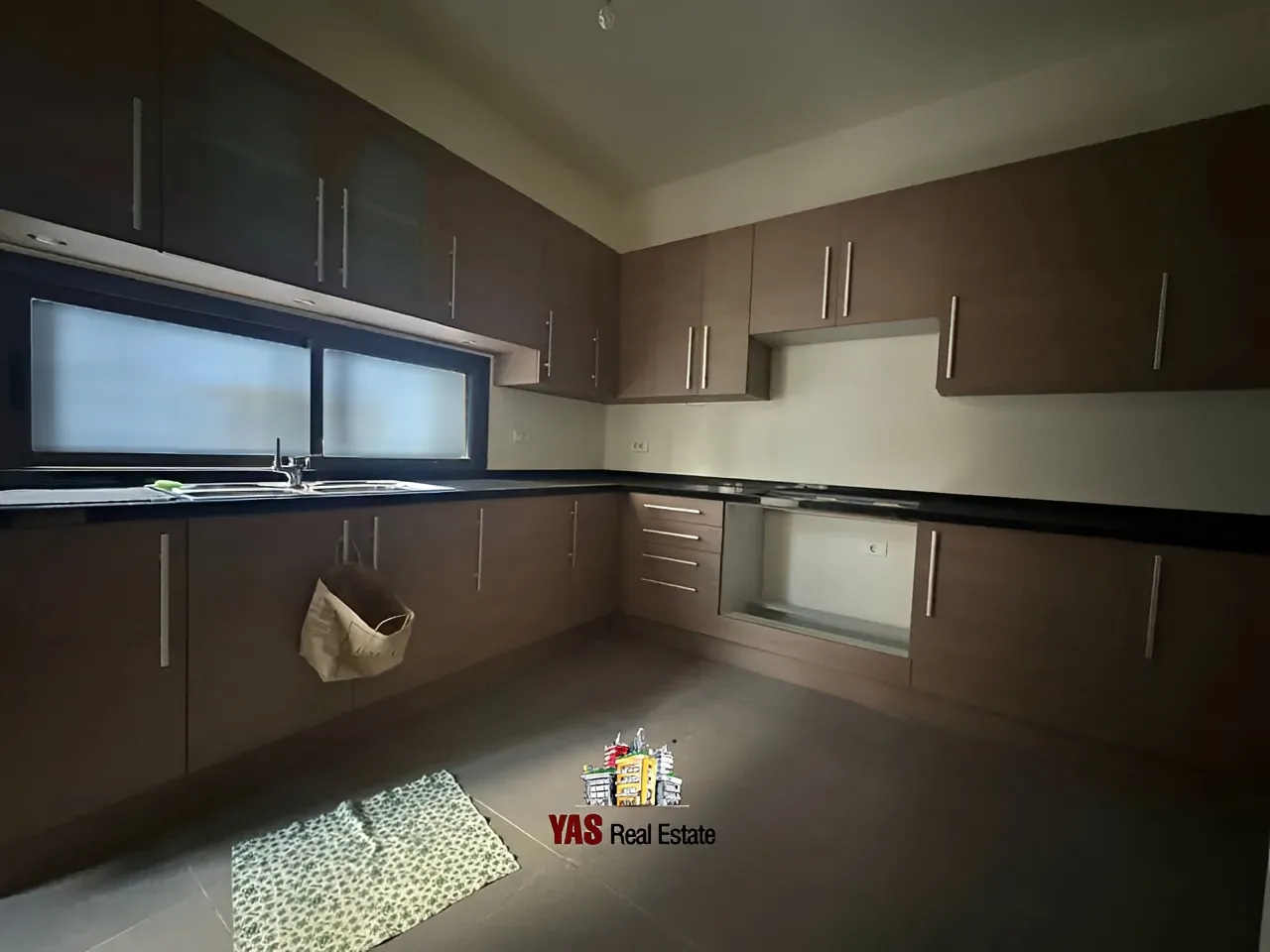 Apartment for Sale in Ballouneh