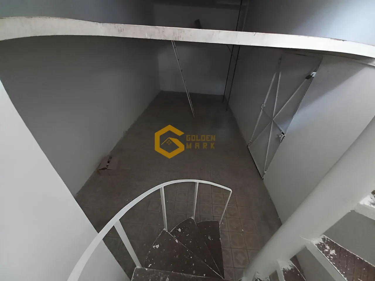 Shop for rent in Cornet Chahwan