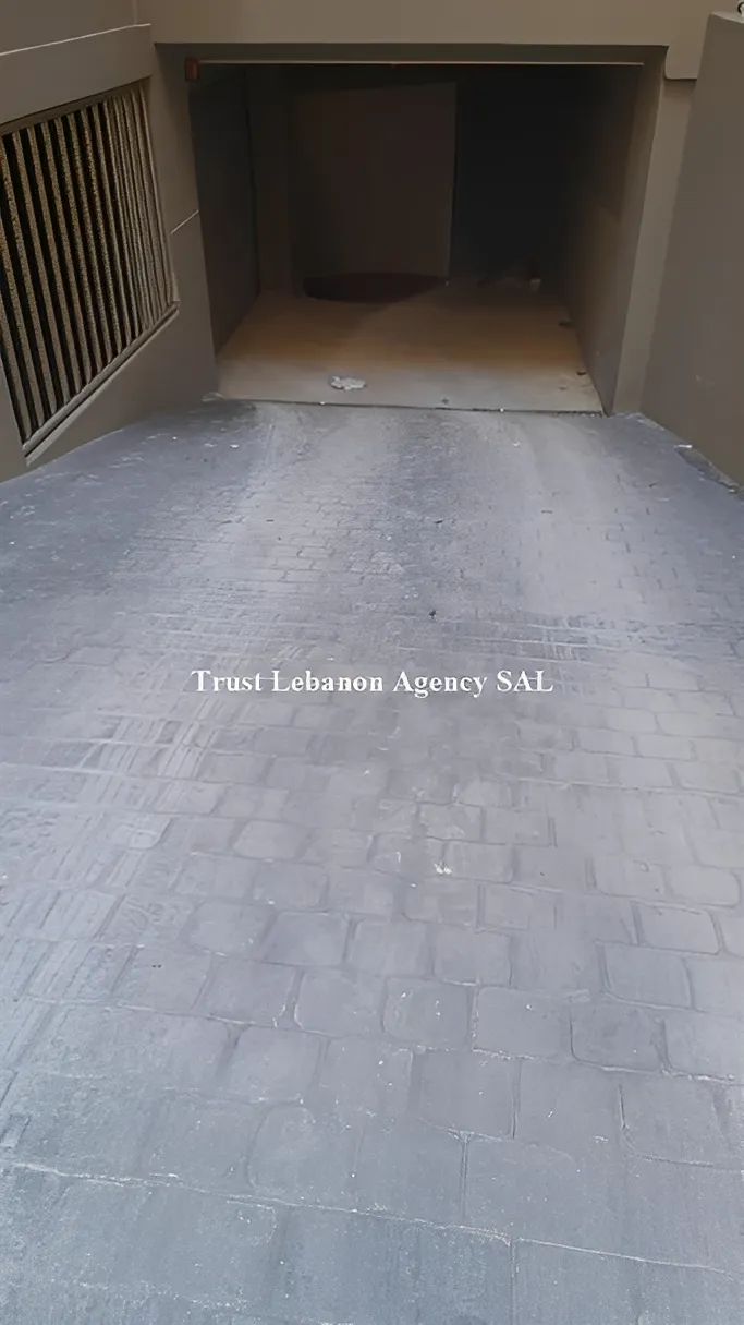 Commercial Property For Sale in Baabda, Furn Al Chebak