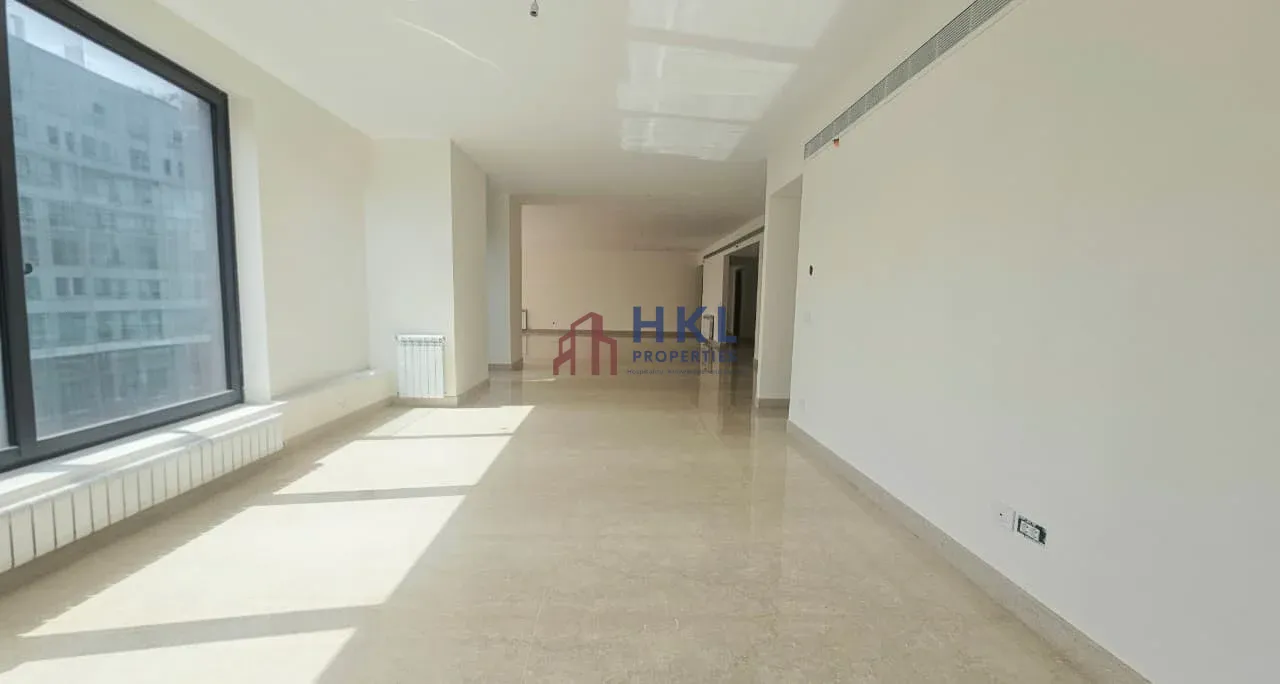 Apartment for rent in Ain Al Mraiseh, Beirut, Lebanon