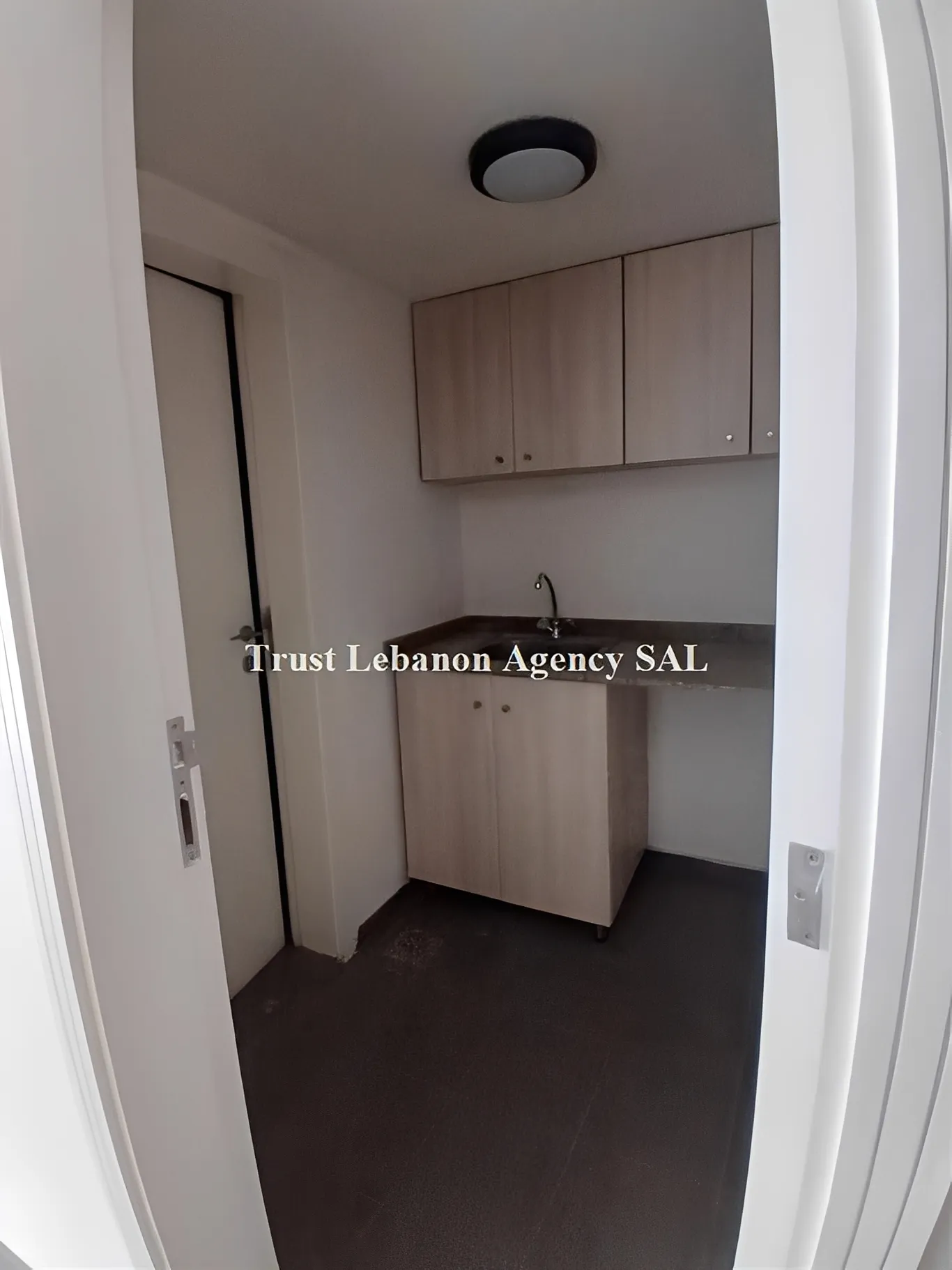 Office for rent in Metn, Jal Al Dib