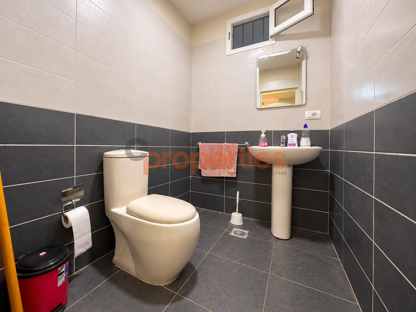 Studio for Rent in بيت الكيكو، Lebanon