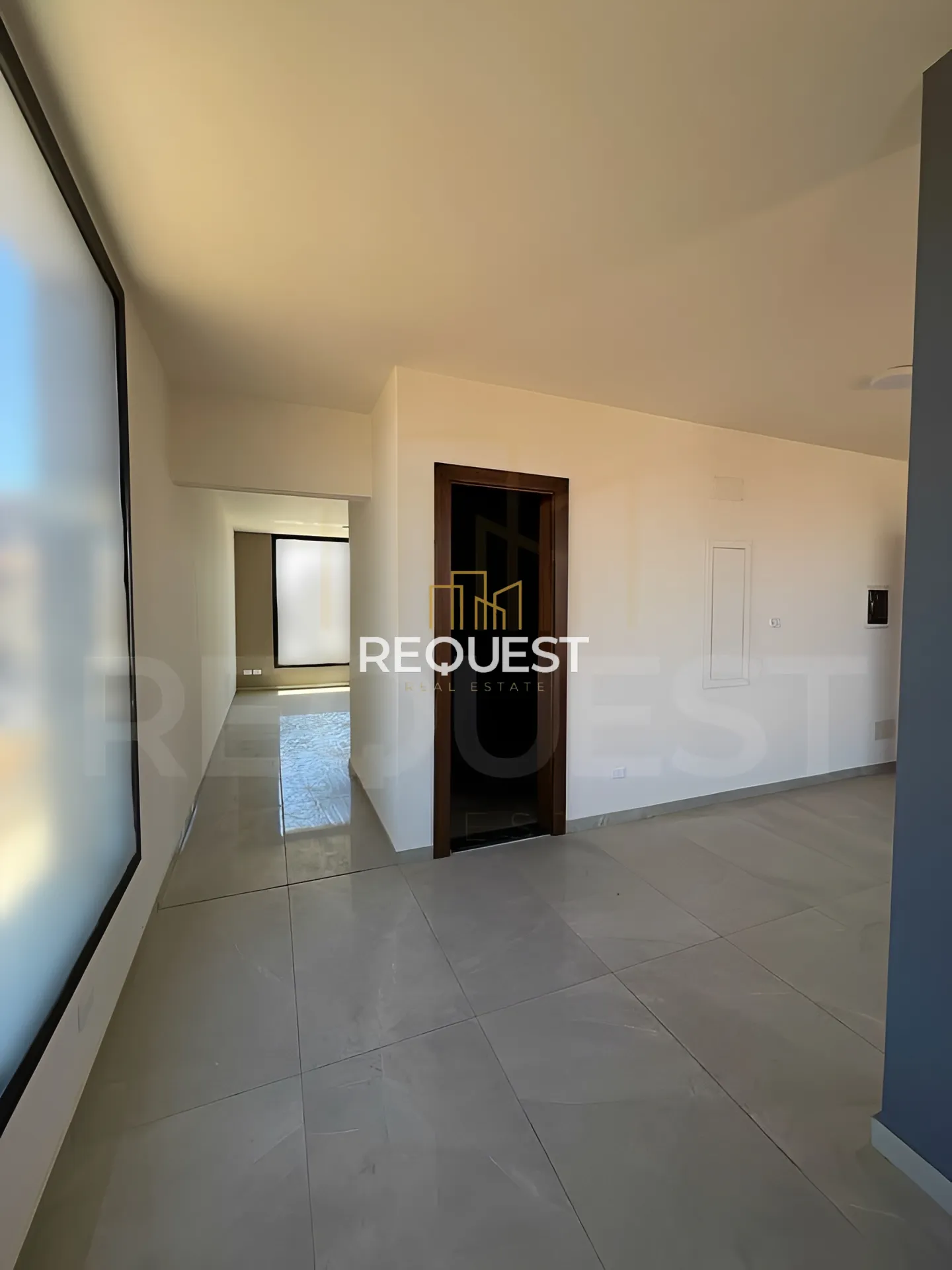 Office for sale in Haouch el oumaraa, lebanon