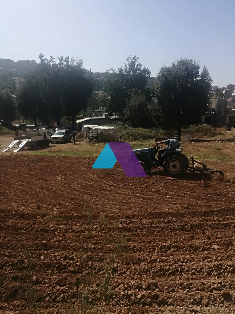 Land for Sale in Aachqout