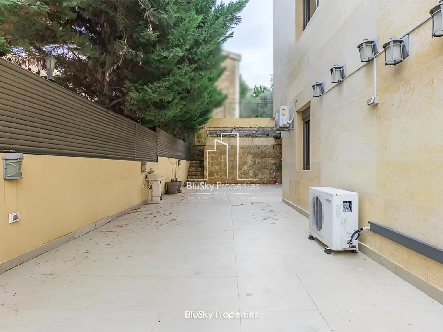 Apartment for Sale in Mansourieh - 3 bed, 4 bath