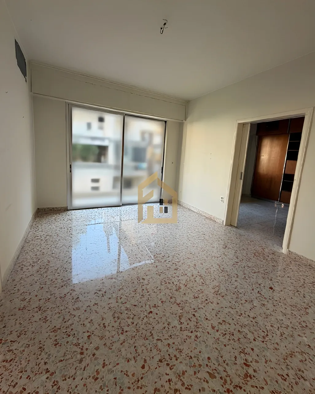Apartment for rent in Achrafieh, Beirut, Lebanon - 3 bed, 2 bath