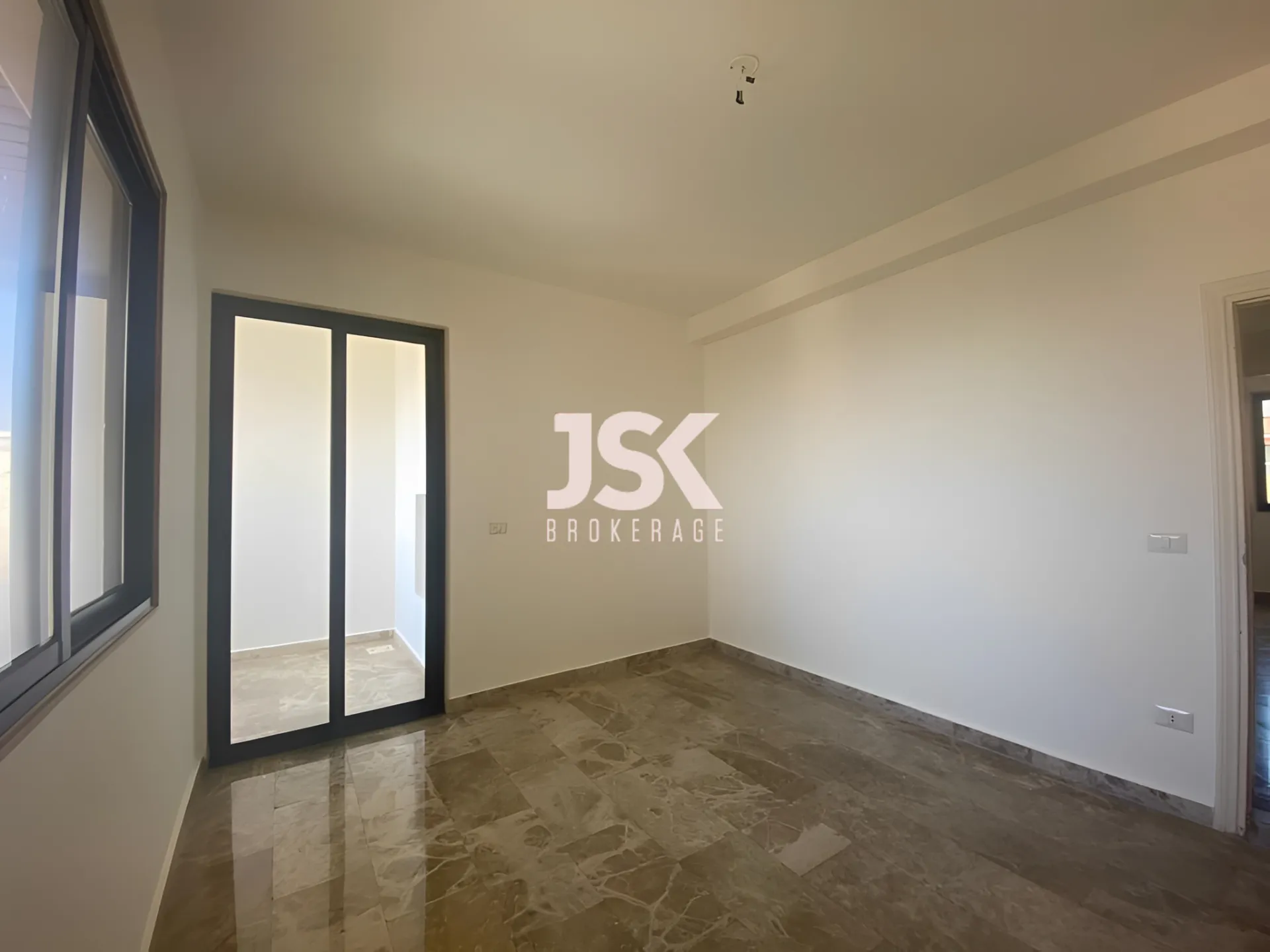 Apartment for Sale in Mar Elias - 4 bed, 3 bath