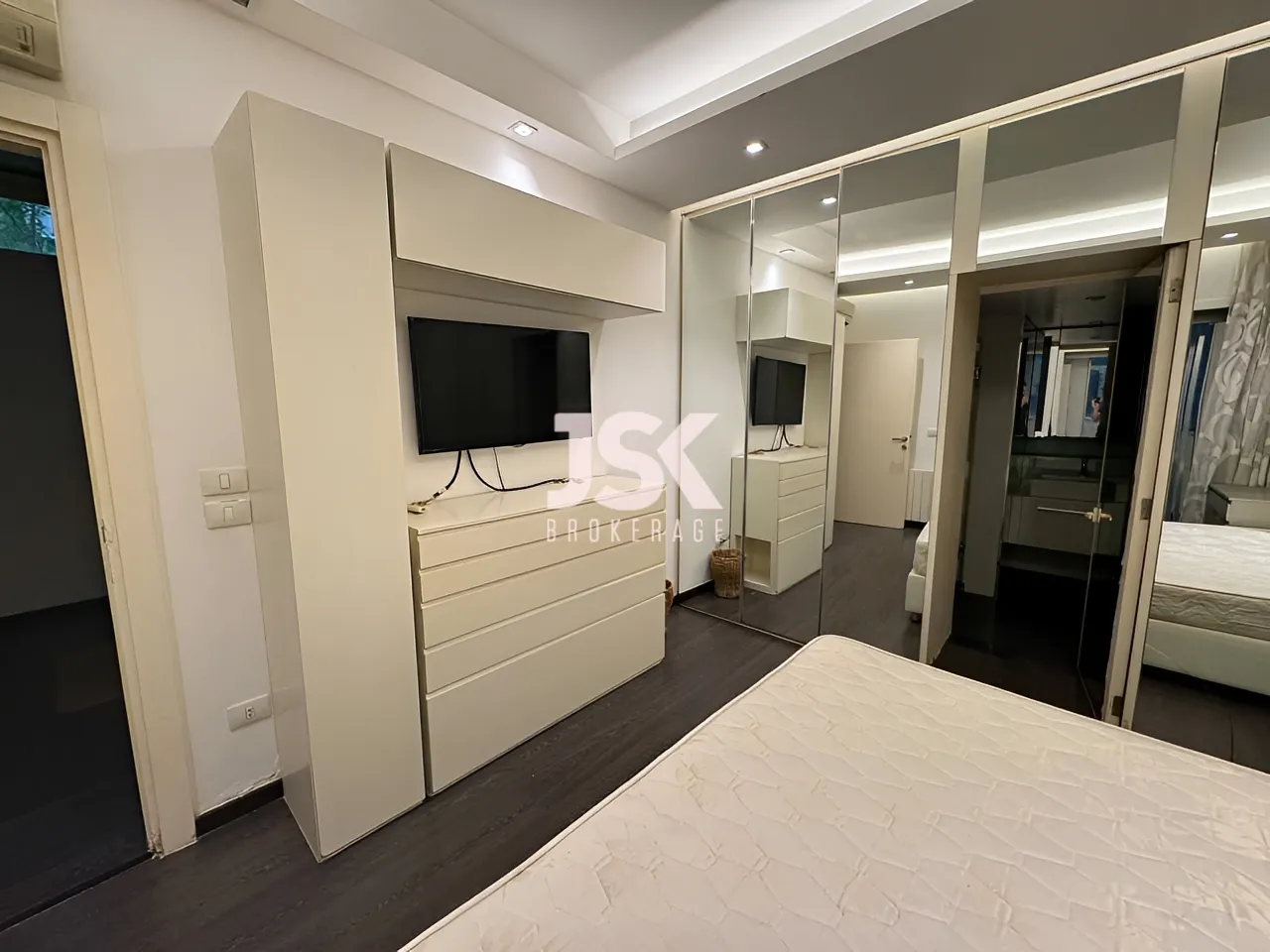 Apartment for Rent in Ras Beirut