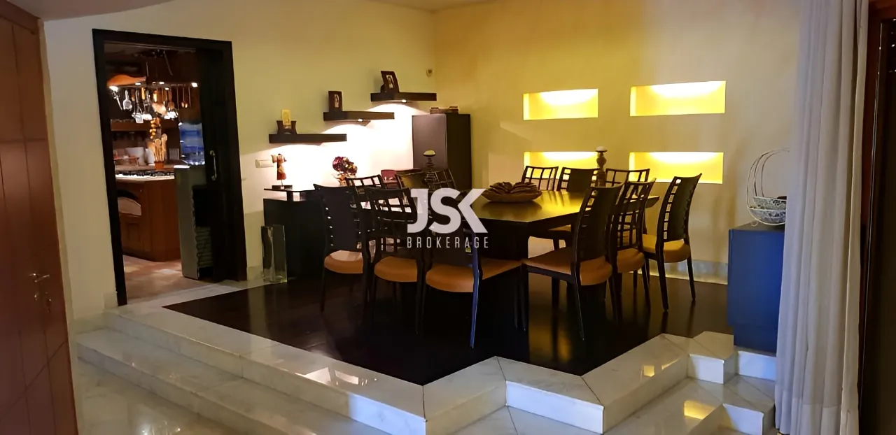 Villa for Sale in Rayfoun
