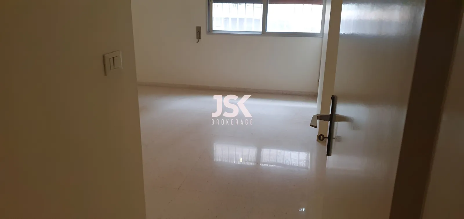 Building for Sale in Kraytem