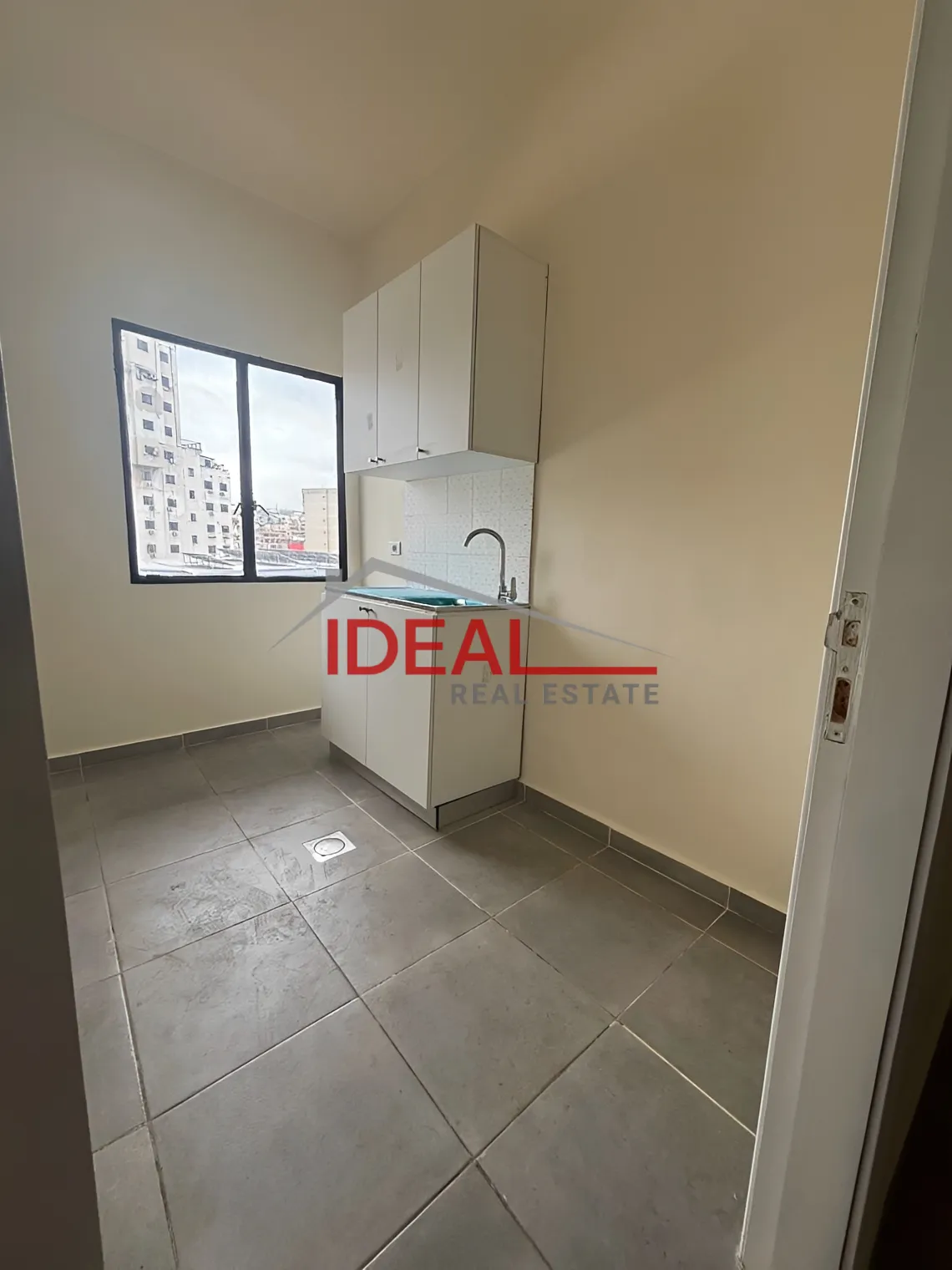 Office for rent in Baouchriyeh