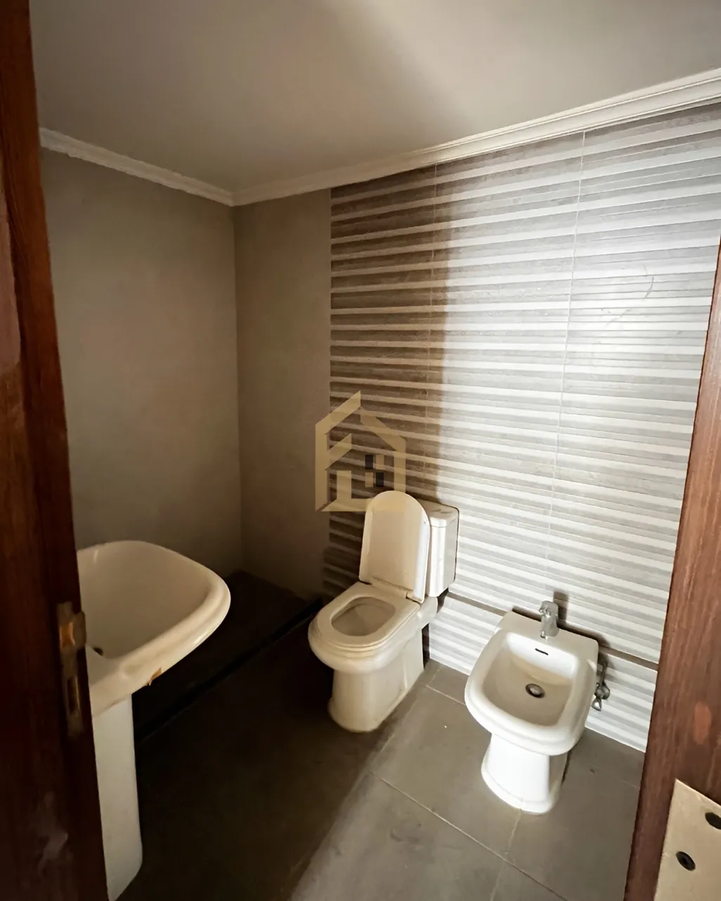 Apartment for sale in Bourj Abi Haydar, Beirut, Lebanon - 3 bed, 3 bath
