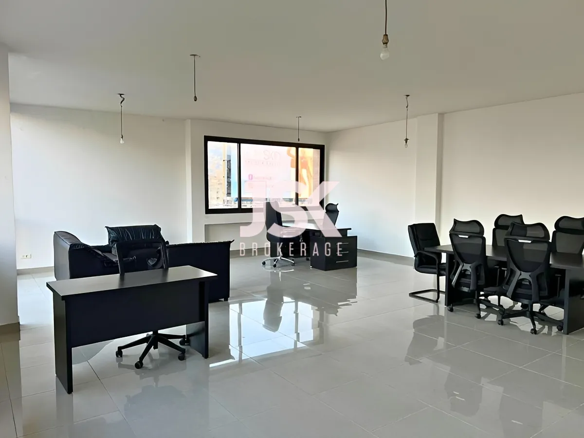 Office for rent in Daoura
