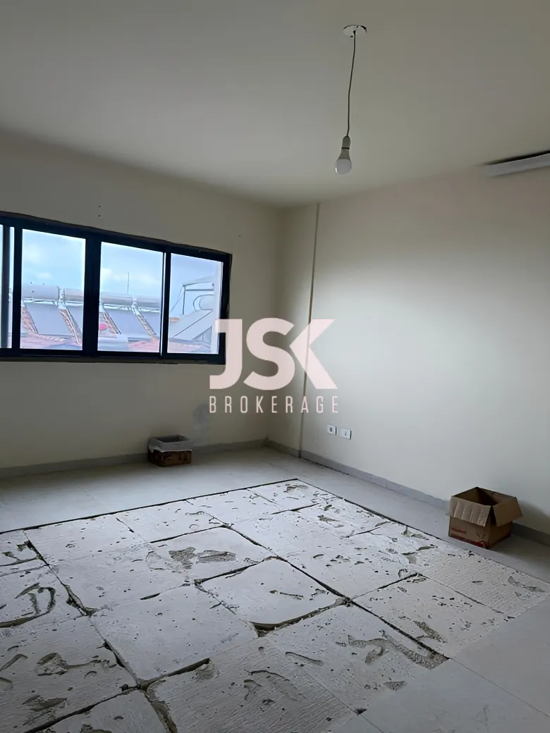 Office for sale in Mazraat Yachoua