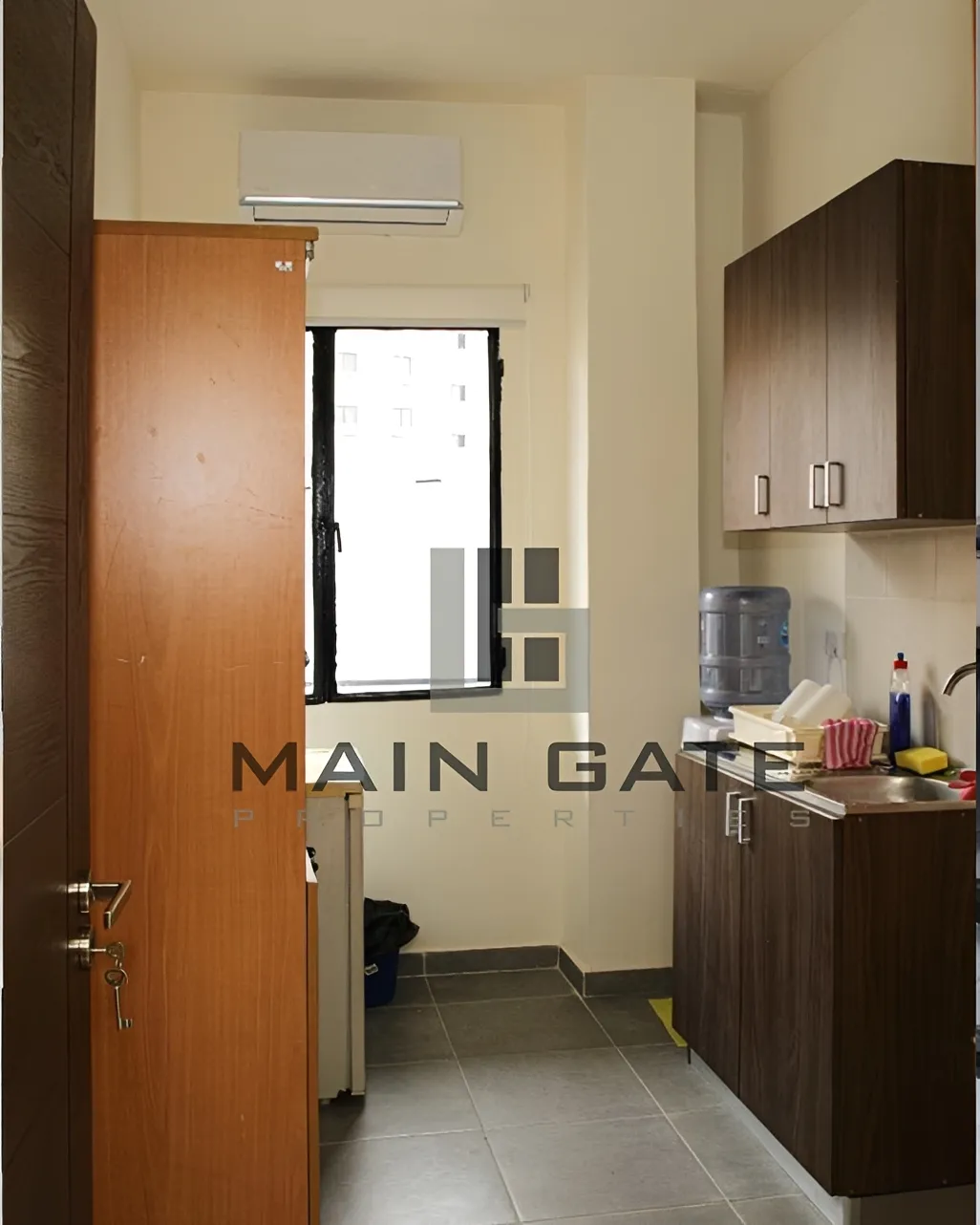 Office for rent in Baouchriyeh