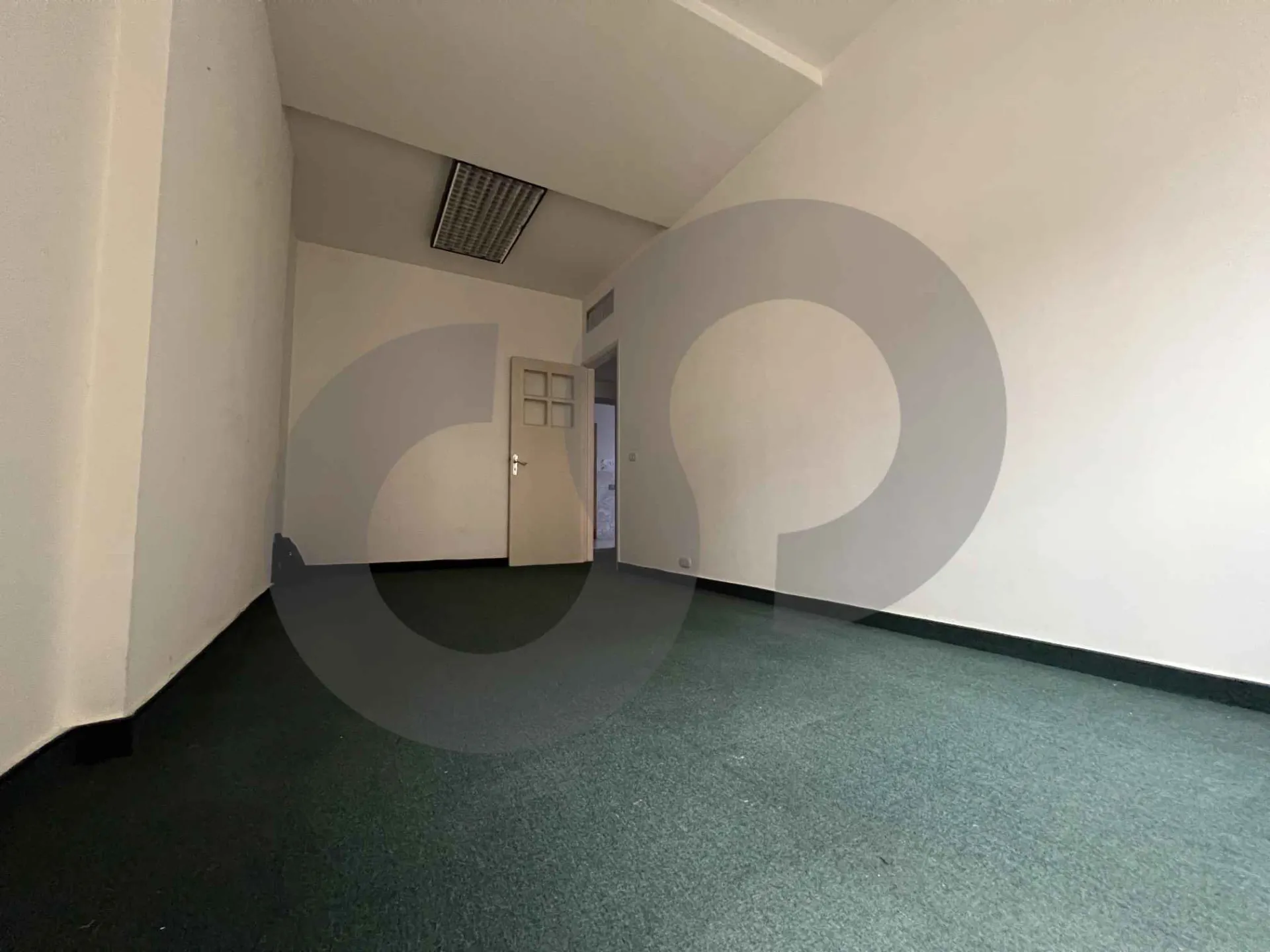 Office for rent in Jdeideh