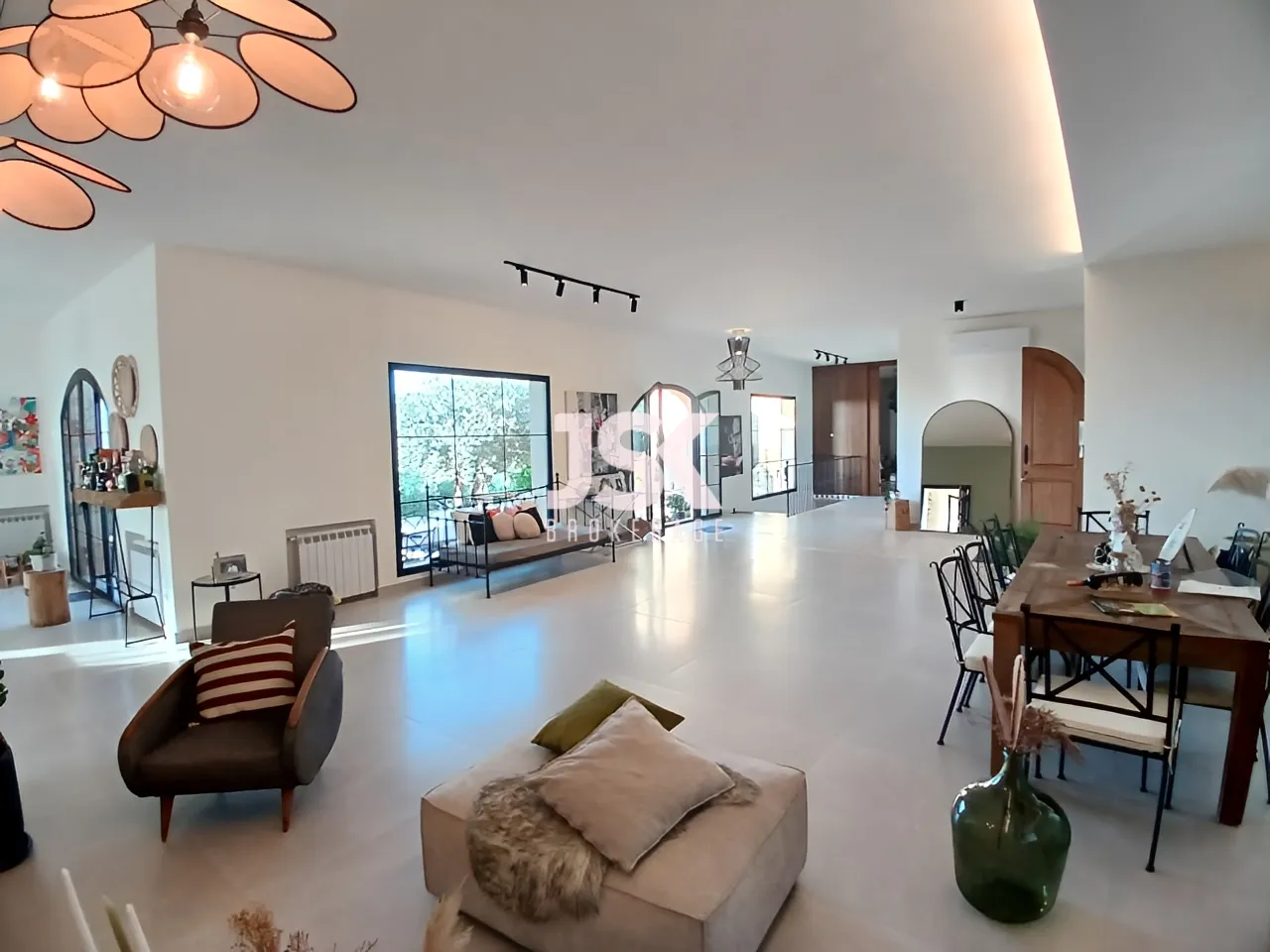 Villa for Sale in Roumieh