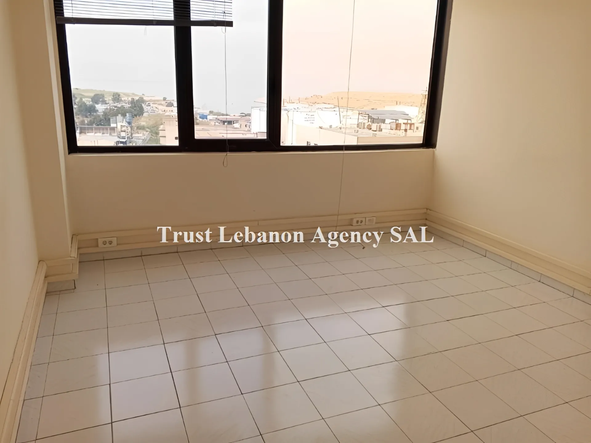 Office For Rent in Metn, Dawra