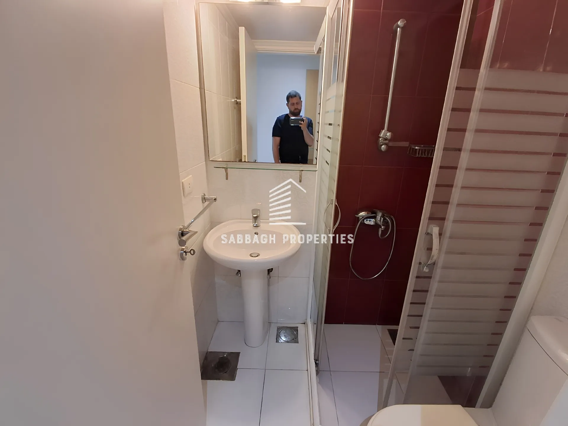 Apartment for rent in Geitawi, beirut, lebanon