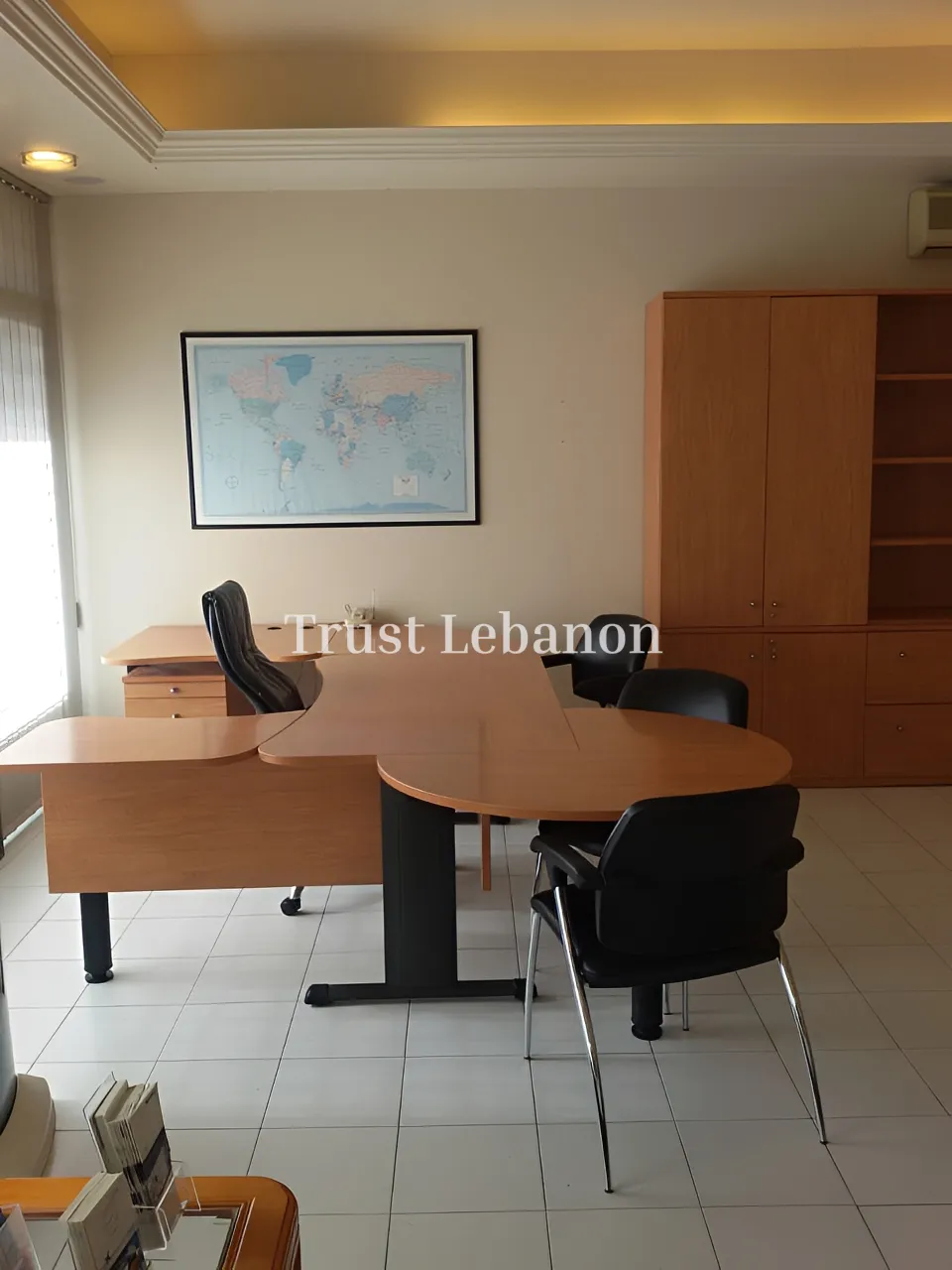 Office for rent in Beit Meri