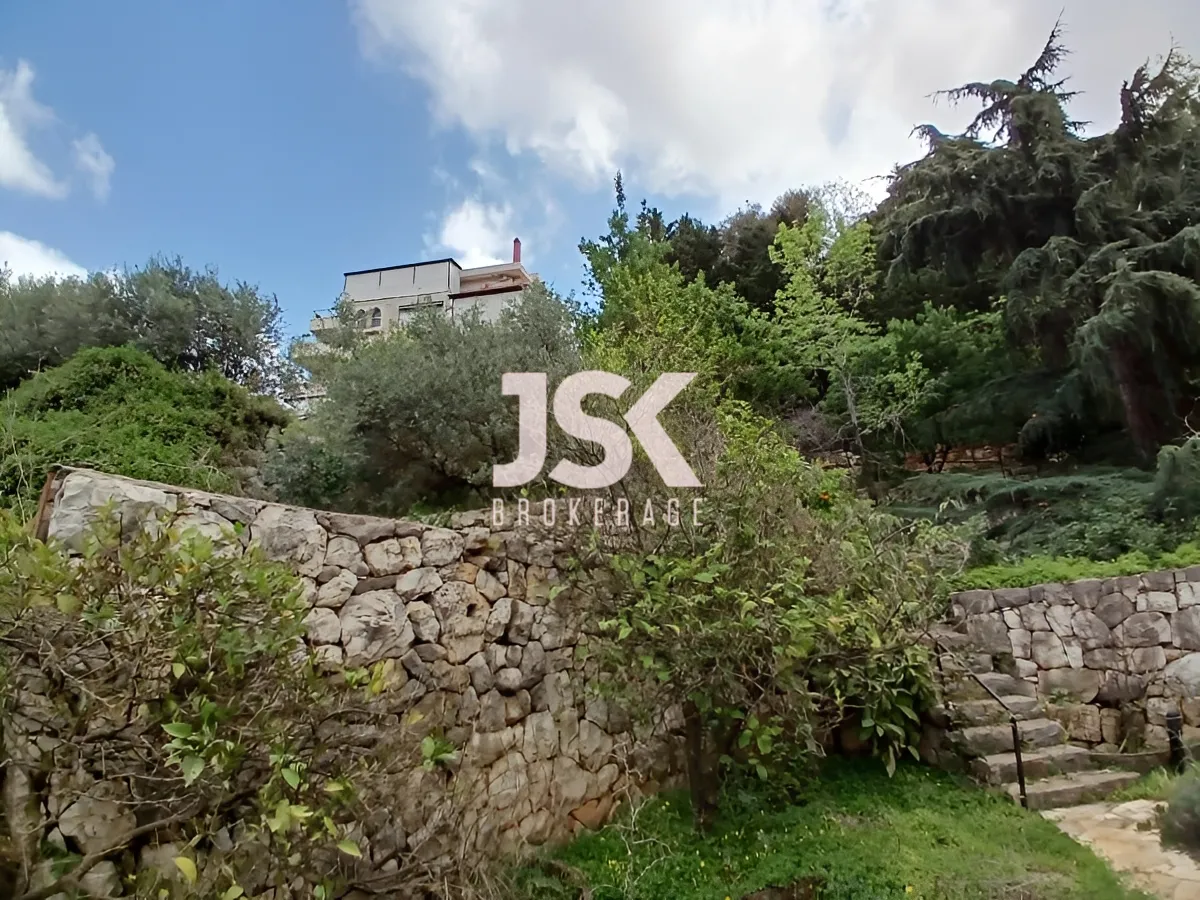 Villa for Sale in Qornet El Hamra, Lebanon - 6 bed, 8 bath