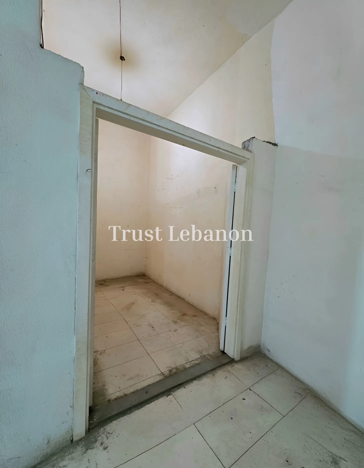 Warehouse for rent in Hazmieh